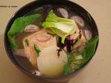 Asiatique: Soupe miso au saumon mi-cuit