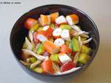 Salade de pâtes aux courgettes, concombre, tomates et surimis