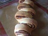 Pull-apart-bread-nutella-roll