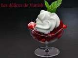 Verrine de fraises et chantilly à la vanille