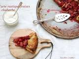 Tarte rustique fraises et rhubarbe
