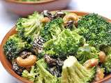 Salade de brocoli aux canneberges et noix de cajou