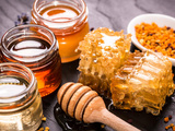 Comment consommer du vrai miel