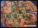 Courge spaghetti au vin blanc, tomates, à l'ail et au persil