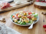 Salade de gnocchis aux noix