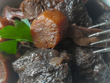 Joues de bœuf aux carottes, mijotées en cocotte :
