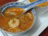 Asiatique : soupe poisson et fruits de mer