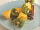 Brochettes kiwi/ananas a la badiane et cannelle