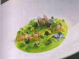 « coulis » froid de petits pois, zestes de citron confit, palourdes, betteraves, cerfeuil