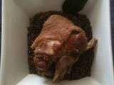 Jarret de porc demi-sel aux lentilles vertes du Puy et gros poivre