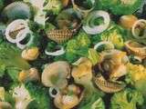 Salade de petits bouquets de chou-fleur et brocoli aux coques et Muscadet