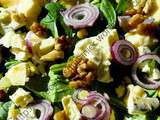 Salade de mâche aux pommes, noix et fromages / Apple, Walnut and Cheese Lamb Lettuce Salad