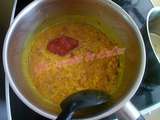 Riz au bouillon, sauce tomates et curcuma