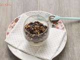Amarante au lait d’amande et à l’amaretto, topping chocolat et noisette (vegan)