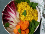 Jolie salade aux légumes, poire et boulgour