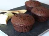 Muffins au chocolat noir, coeur de chocolat blanc