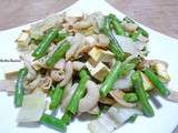 Poelée de haricots verts, blettes, pâtes et tofu