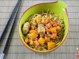 Nouilles chinoises au poulet et légumes
