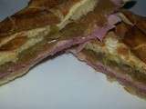 Panini au jambon et compotée d’oignons