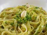 Tagliatelle au pesto de kale aux amandes