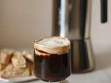 Bicerin (boisson au café, chocolat fondu et crème fouettée)