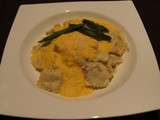 Ravioles à la viande, sauce au potiron et feuille de sauge