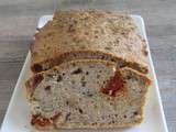Cake salé à la farine de sarrasin aux tomates séchées, anchois et graines de courge sans gluten et sans lactose