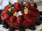 Gâteau de Pâques à la noix de coco et aux fraises et petits chocolats