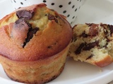 Muffins aux amandes, chocolat et raisins secs