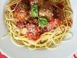 Spaghettis aux boulettes de viande sauce tomate