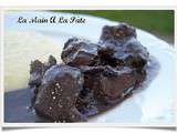 Daube de sanglier à la crème de cassis et aux myrtilles