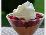 Mousse à la pralinoise, framboises et chantilly au chocolat blanc