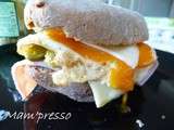 Sandwich au jambon, fromage et oeuf