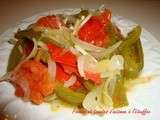 Poivron vert et tomates d'automne à l'étouffée
