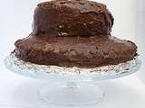 Gâteau à étages fourré au chocolat