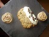 Fleur de glace carambar, mousse chocolat blanc-noix de coco et son cookie choco amande