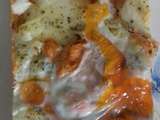 Pizza moelleuse et crémeuse à la tomate au thym citron, burrata, jambon blanc, oeuf et origan