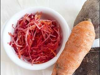 Crudité de légumes racines : carottes, radis noir & betterave rouge