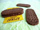 Biscuits diététiques complets cacaotés fourrés chocolat praliné noisette à seulement 70 kcal (riches en fibres)