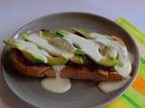 Tartines à l’avocat, coppa et sauce mozzarella