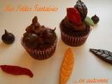Cupcakes au chocolat avec glaçage chocolat : souhaitons là bienvenue à l'automne