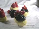 Macarons citron et fruits rouges