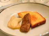 Foie gras poêlé à la plancha, brioche et poires