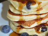 Pancakes aux myrtilles et sirop d'érable