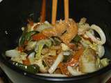 Chou chinois sauté aux légumes et tofu accompagné de nouilles udon