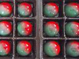 Chocolats fins : demi sphère fraise et basilic