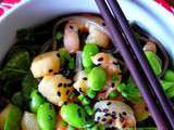 Salade japonaise aux nouilles soba, pétoncles et crevettes