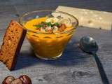 Velouté de potiron, châtaignes et champignons à l’emmental et croûtons de pain d’épice