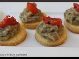 Sablés au parmesan, crème d'aubergine et tomate confite