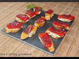 Toasts aux poivrons rotis et à la Bresaola